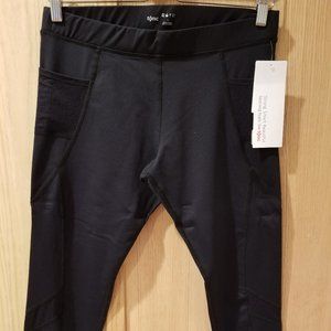 Soft and comfortable Capri activewear